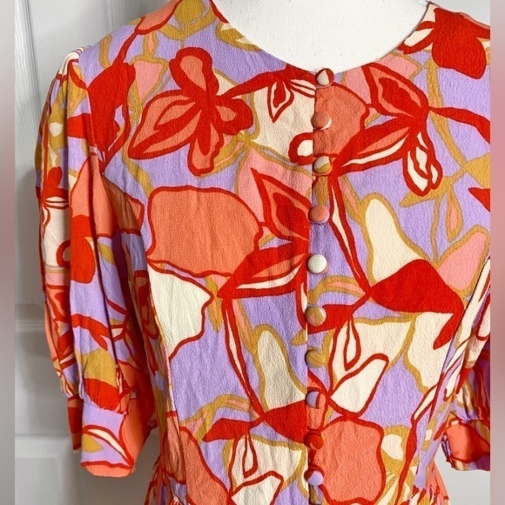 OLIVACEOUS LILAC‎ BLOOMS MIDI DRESS - Picture 3 of 16
